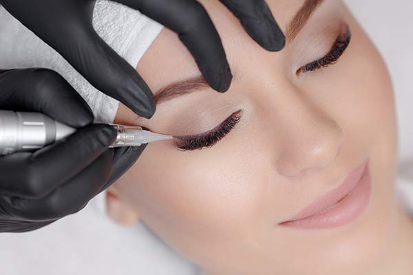 eye liner and eyelash enhancement